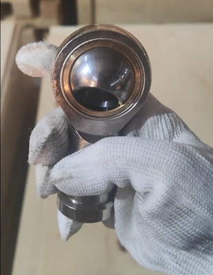 SI..TK maintenance-free rod end bearing features female thread design. 